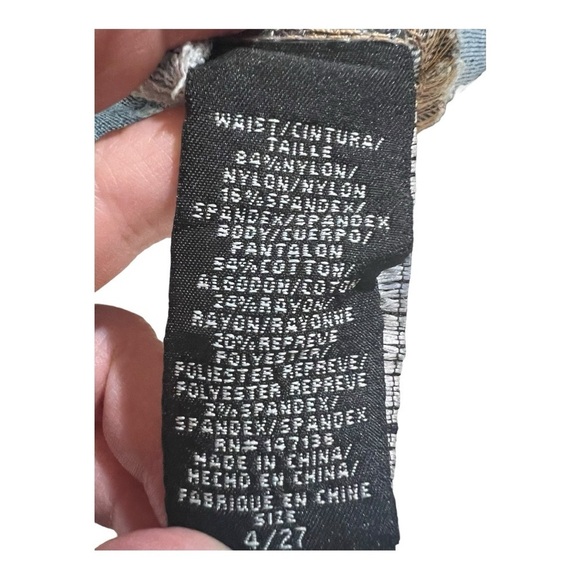 Leora 1822 Denim Rolled Cuff Distressed Maternity Denim Shorts Medium Wash - Picture 9 of 14